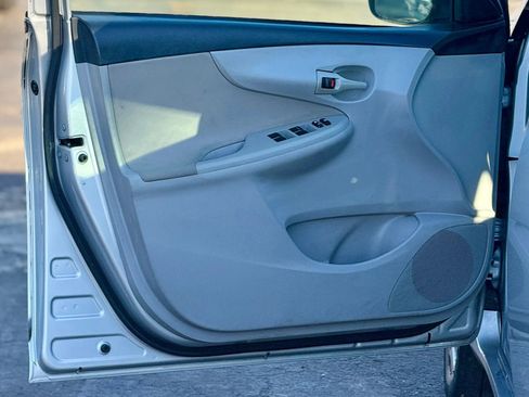 Used 2013 Toyota Corolla LE Special Edition image 10