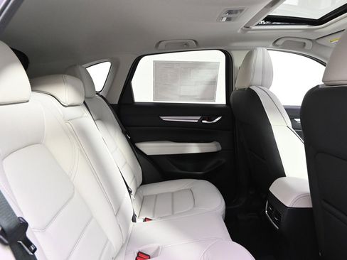New 2025 MAZDA CX-5 AWD 2.5 S w/ Premium Plus Pkg image 18
