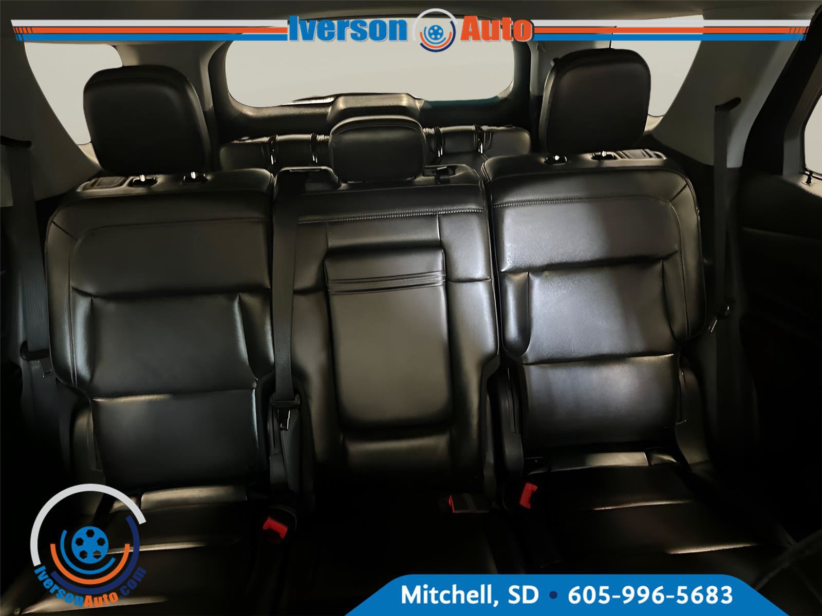 Used 2024 Ford Explorer XLT w/ Equipment Group 202A AWD/4WD image 24