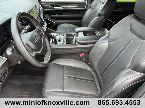 Used 2022 Jeep Wagoneer Series III w/ Flexible Seating Group AWD/4WD image 11