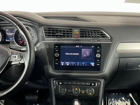 Used 2019 Volkswagen Tiguan SE image 12