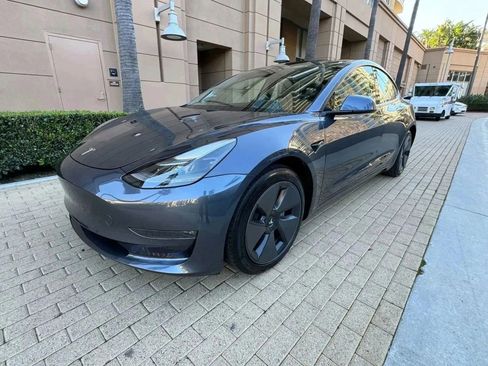 Used 2023 Tesla Model 3 Standard Range image 4