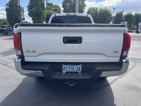 Used 2019 Toyota Tacoma SR5 AWD/4WD image 4