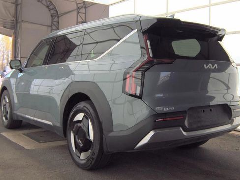 Certified 2024 Kia EV9 Wind AWD/4WD image 6