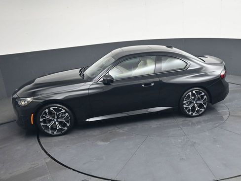 Used 2025 BMW 230i Coupe w/ Premium Package RWD image 23