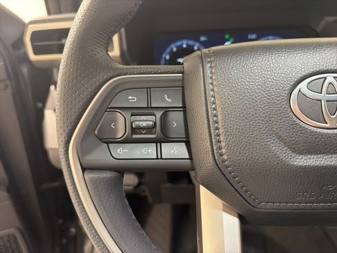 Used 2025 Toyota 4Runner TRD Off-Road Premium image 12