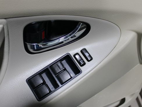 Used 2009 Toyota Camry LE FWD image 9