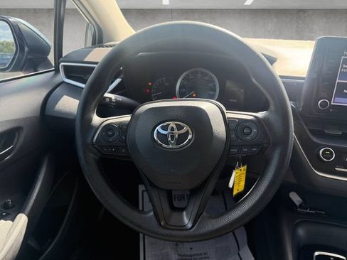 Used 2022 Toyota Corolla LE FWD image 22