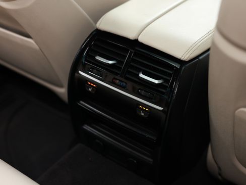 Used 2018 BMW M550i xDrive image 55