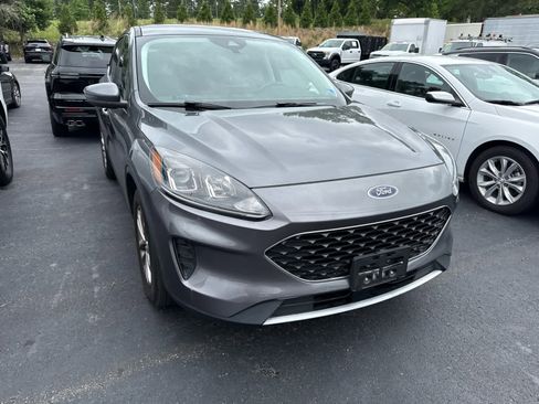 Used 2021 Ford Escape SE w/ Convenience Package FWD image 2
