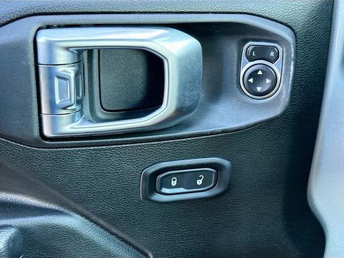 Used 2023 Jeep Wrangler Unlimited w/ Cold Weather Group image 18