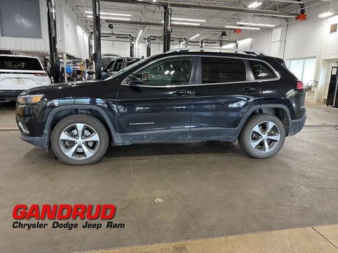 Used 2019 Jeep Cherokee Limited AWD/4WD image 1