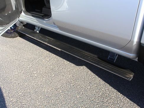 Used 2022 Chevrolet Silverado 2500 High Country w/ Safety Package II image 18