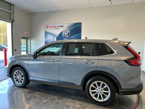 Used 2025 Honda CR-V EX-L image 3