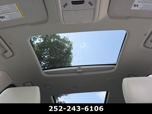 Used 2023 Buick Enclave Essence w/ Experience Buick Package FWD image 15