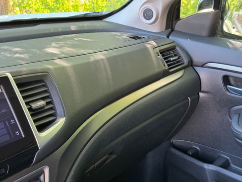Used 2020 Honda Ridgeline Sport image 38