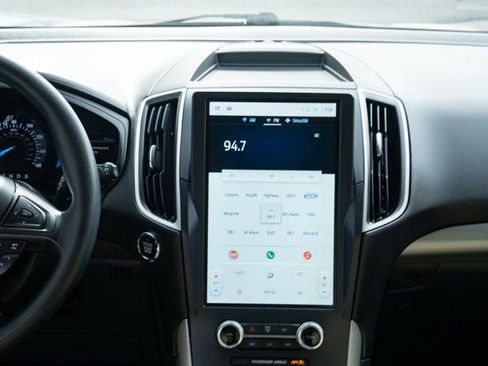 Used 2022 Ford Edge SE image 31