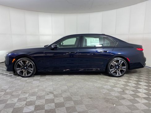 New 2026 BMW 760i xDrive w/ Executive Package image 2