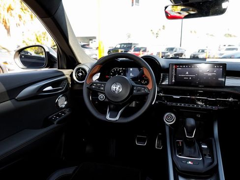 New 2025 Alfa Romeo Tonale Intensa image 34