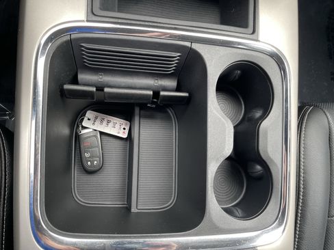 Used 2018 RAM 1500 Laramie w/ Convenience Group AWD/4WD image 25