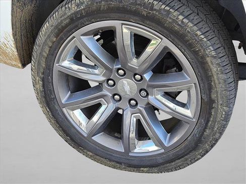 Used 2018 Chevrolet Tahoe LT w/ LT Signature Package image 7