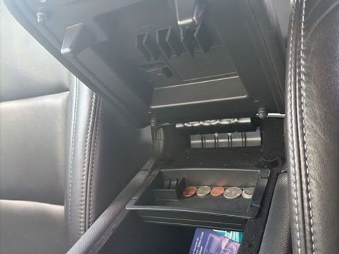 Used 2016 Ford Taurus SEL image 17