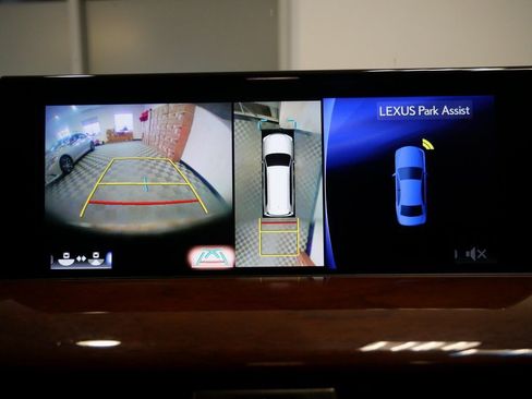 Used 2016 Lexus LX 570 4WD image 19