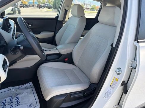 Used 2023 Honda HR-V LX image 12