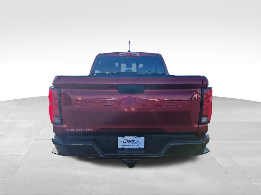 Used 2023 Chevrolet Colorado Z71 w/ Z71 Convenience Package 2 AWD/4WD image 4