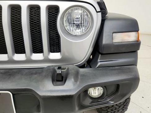 Used 2019 Jeep Wrangler Unlimited Sport S AWD/4WD image 25
