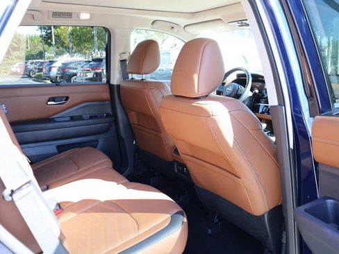 Used 2024 Nissan Pathfinder Platinum w/ Cargo Package image 41