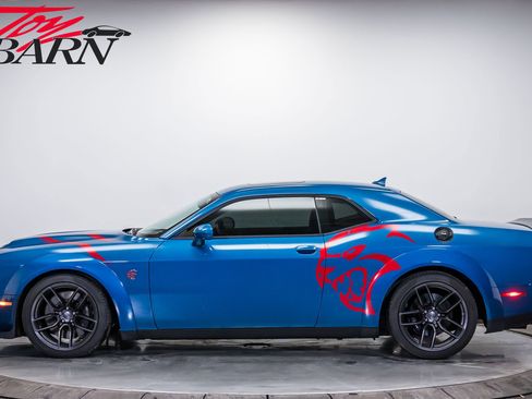 Used 2023 Dodge Challenger SRT Hellcat image 2