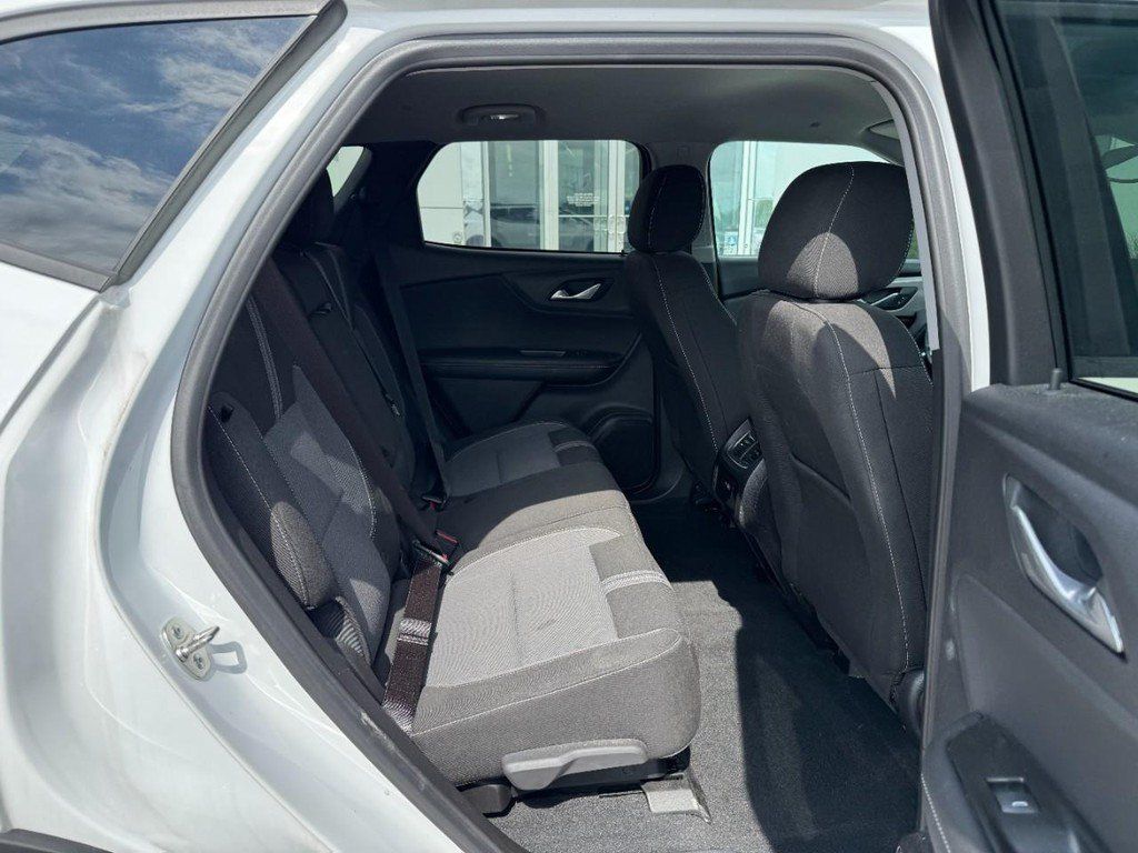 Used 2024 Chevrolet Blazer LT w/ Convenience Package FWD image 13