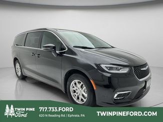 Used 2025 Chrysler Pacifica Select FWD video 1