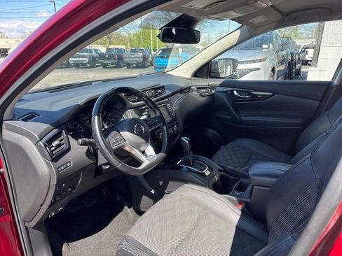 Used 2021 Nissan Rogue Sport SV w/ Technology Package AWD/4WD image 10