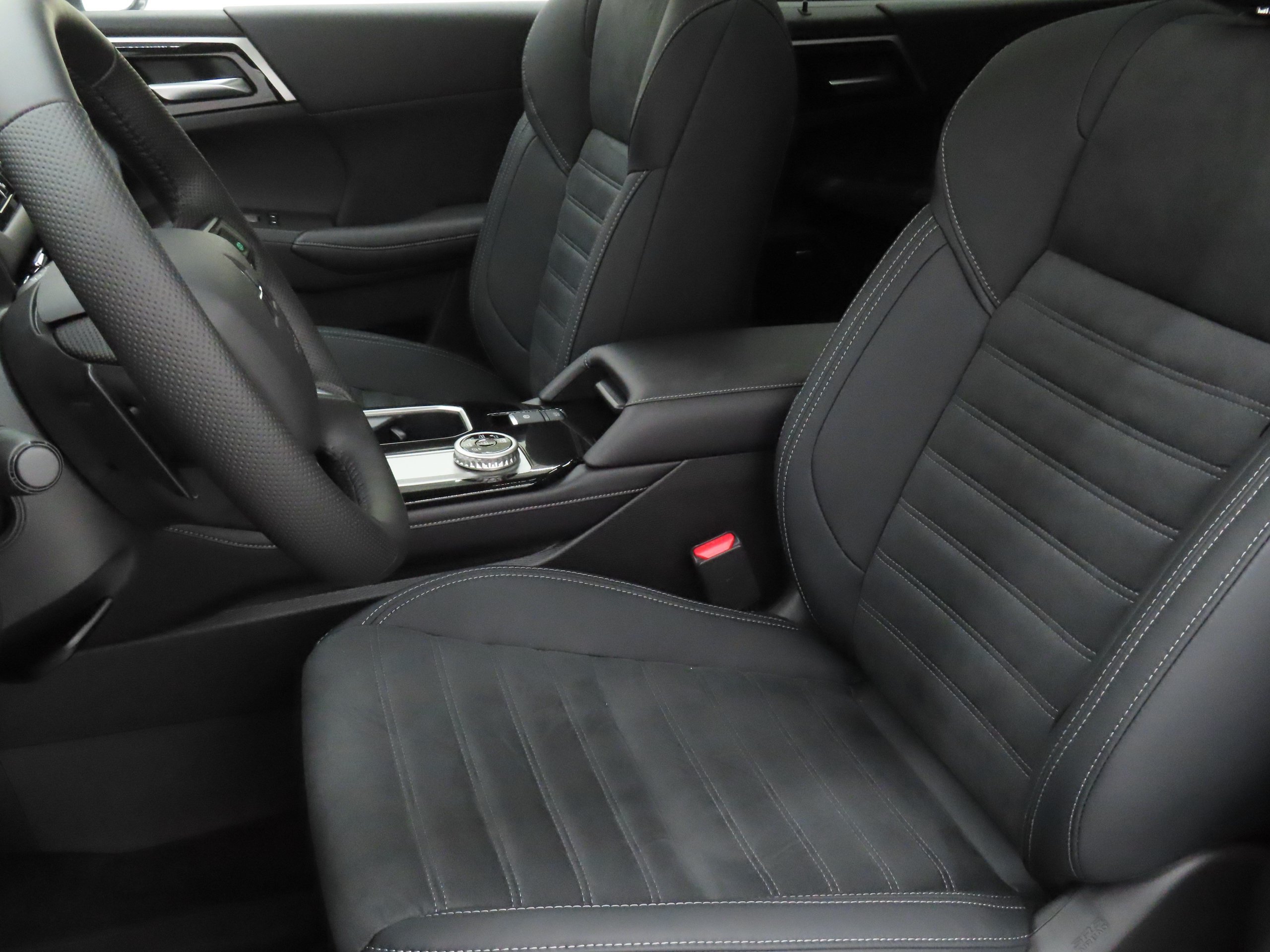 New 2026 Mitsubishi Outlander AWD image 11