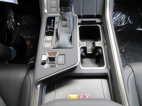 Used 2026 Lexus GX 550 550 Luxury w/ Accessory Package (31) image 52