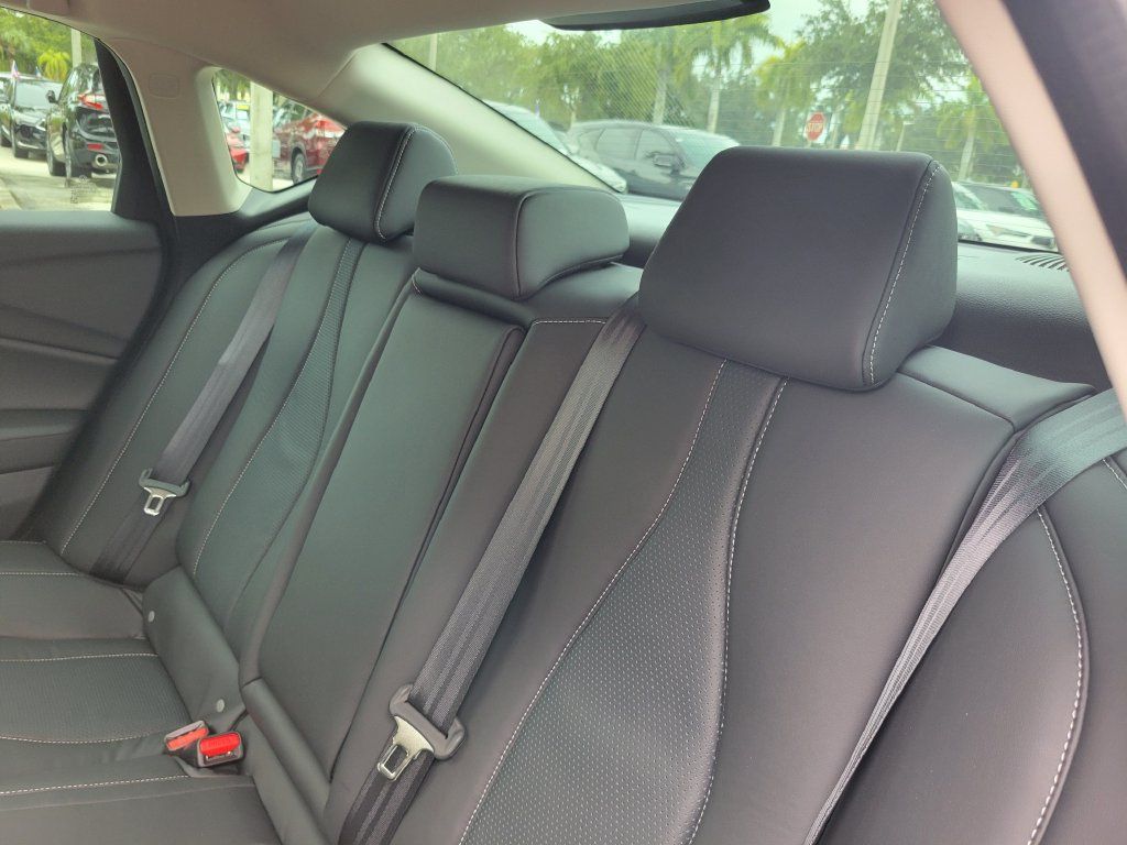 Used 2025 Acura TLX w/ Technology Package FWD image 12
