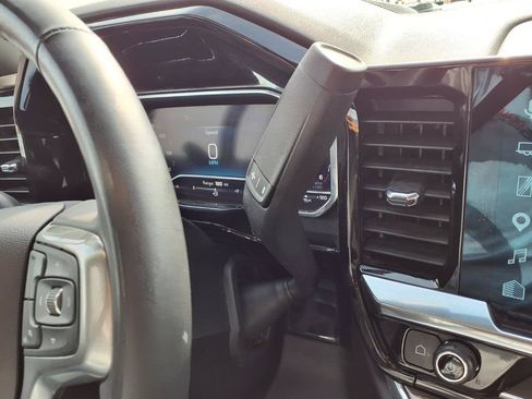 Used 2025 Chevrolet Silverado 1500 LT RWD image 18
