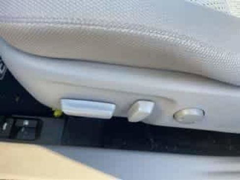 Used 2013 Toyota Camry LE image 24