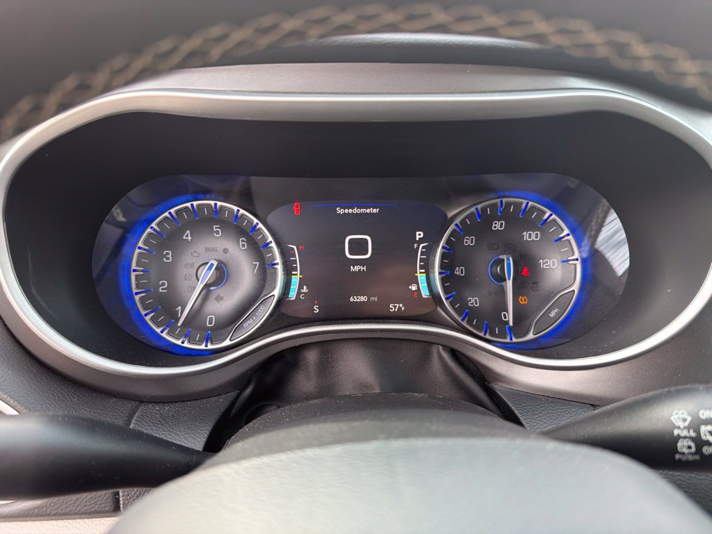 Used 2024 Chrysler Pacifica Touring-L FWD image 20