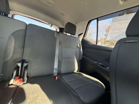 Used 2021 Chevrolet Traverse LS image 14