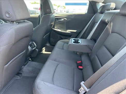 Used 2019 Chevrolet Malibu LT FWD image 12