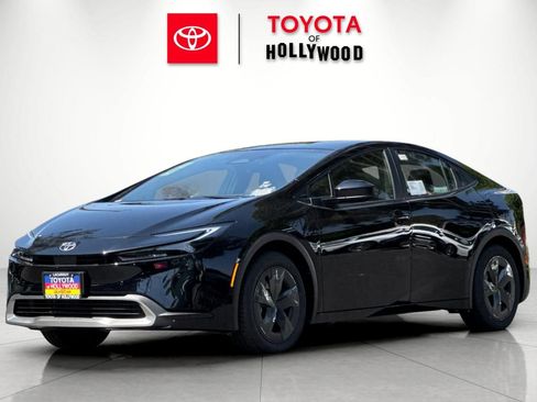 New 2026 Toyota Prius Plug-In Hybrid FWD image 7