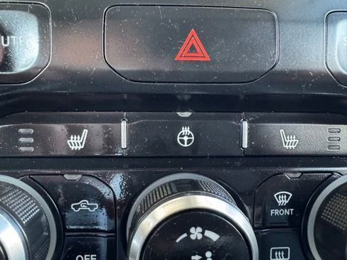 Used 2022 RAM 1500 Big Horn AWD/4WD image 11