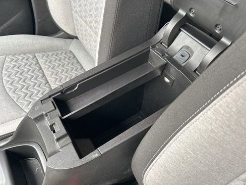 Used 2023 Chevrolet Equinox LT w/ Driver Convenience Package image 30