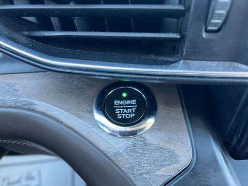 Used 2020 Ford Explorer Platinum w/ Premium Technology Package image 31