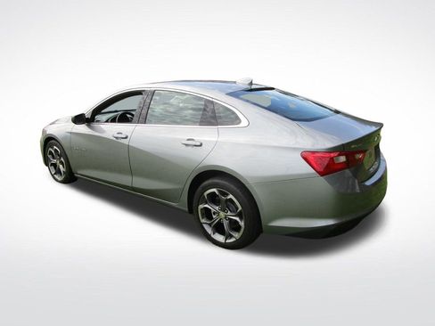 Used 2024 Chevrolet Malibu LT image 3