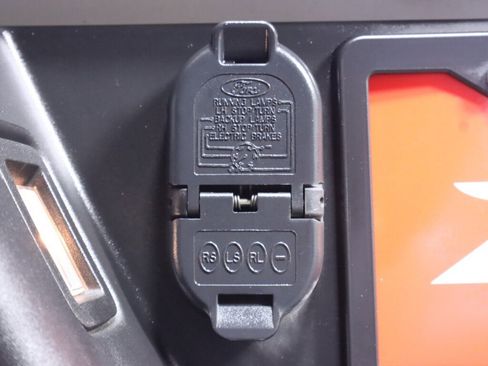 Used 2017 Ford F150 XLT w/ Trailer Tow Package image 35