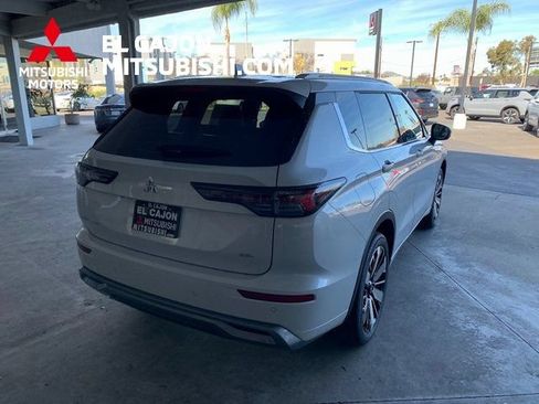 New 2026 Mitsubishi Outlander SEL FWD image 3
